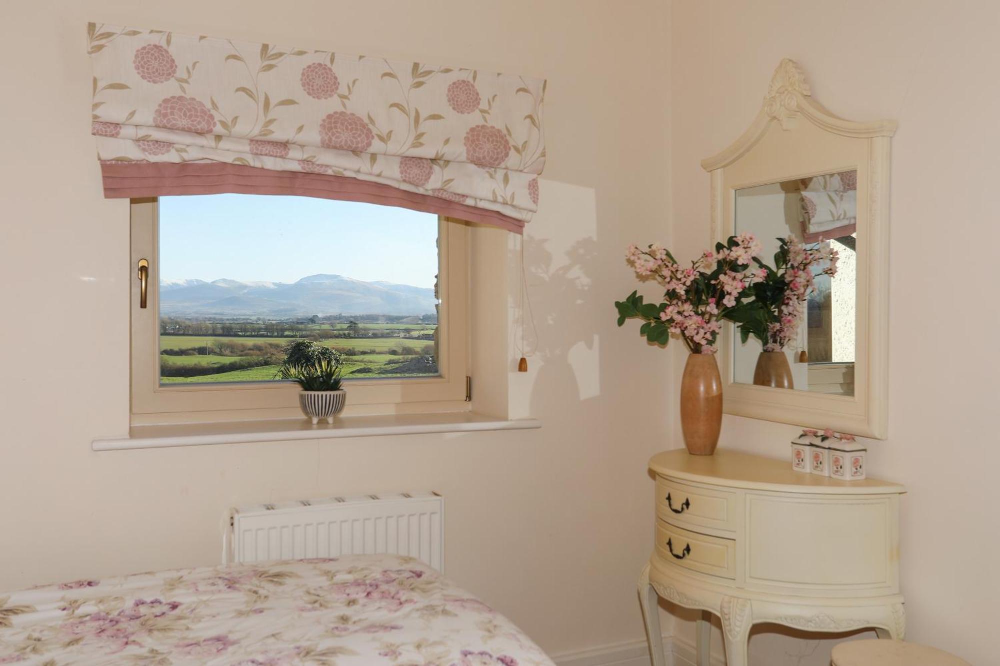 Cosy Barn Villa Dwyran Exterior photo