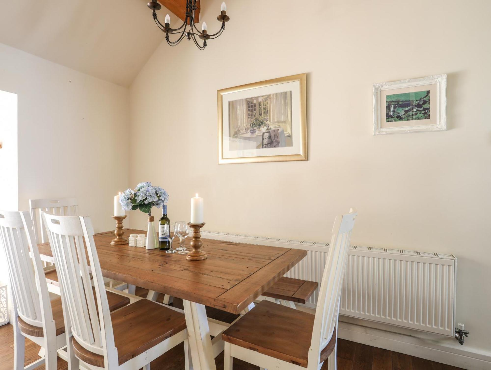 Cosy Barn Villa Dwyran Exterior photo