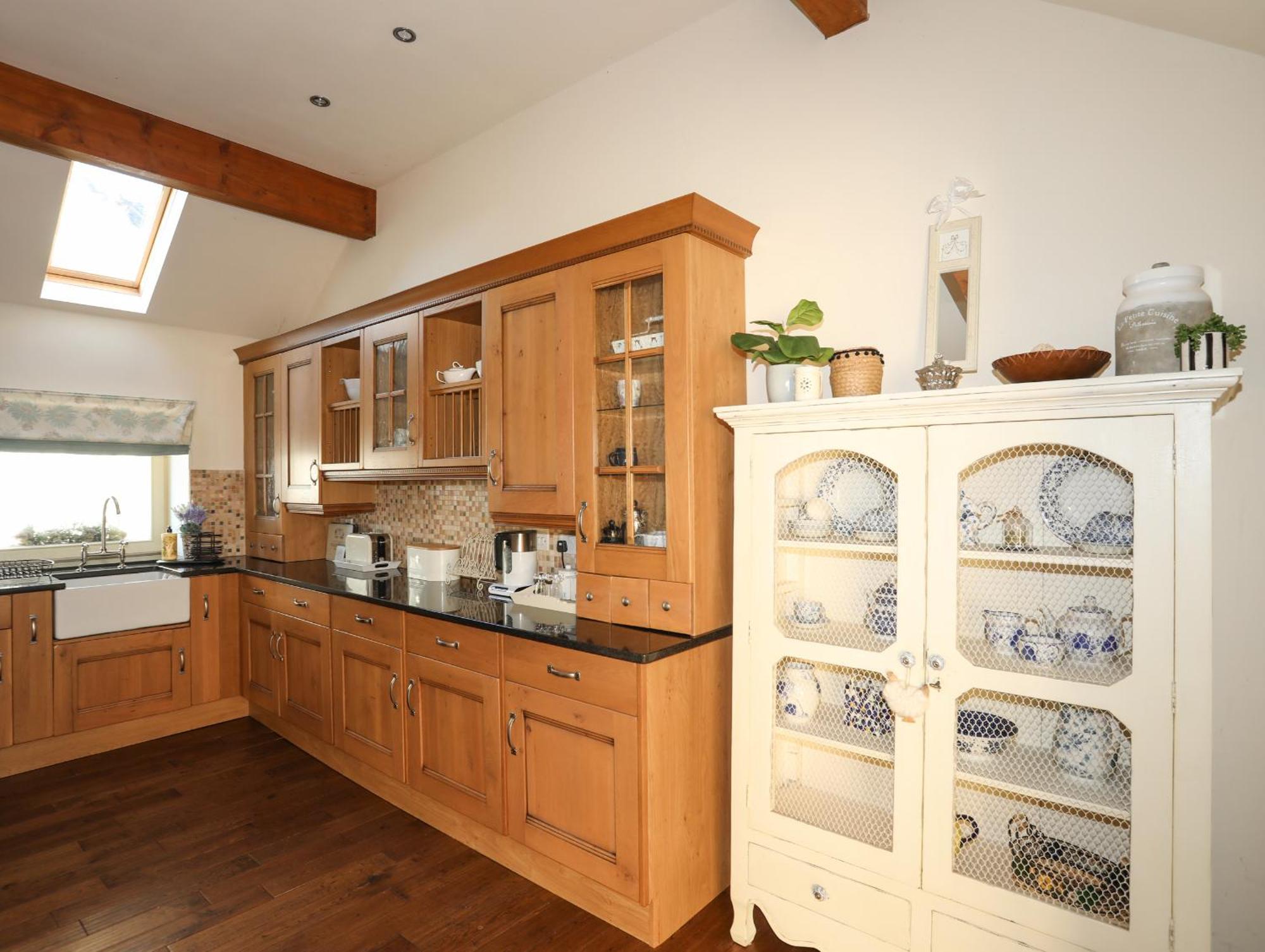 Cosy Barn Villa Dwyran Exterior photo