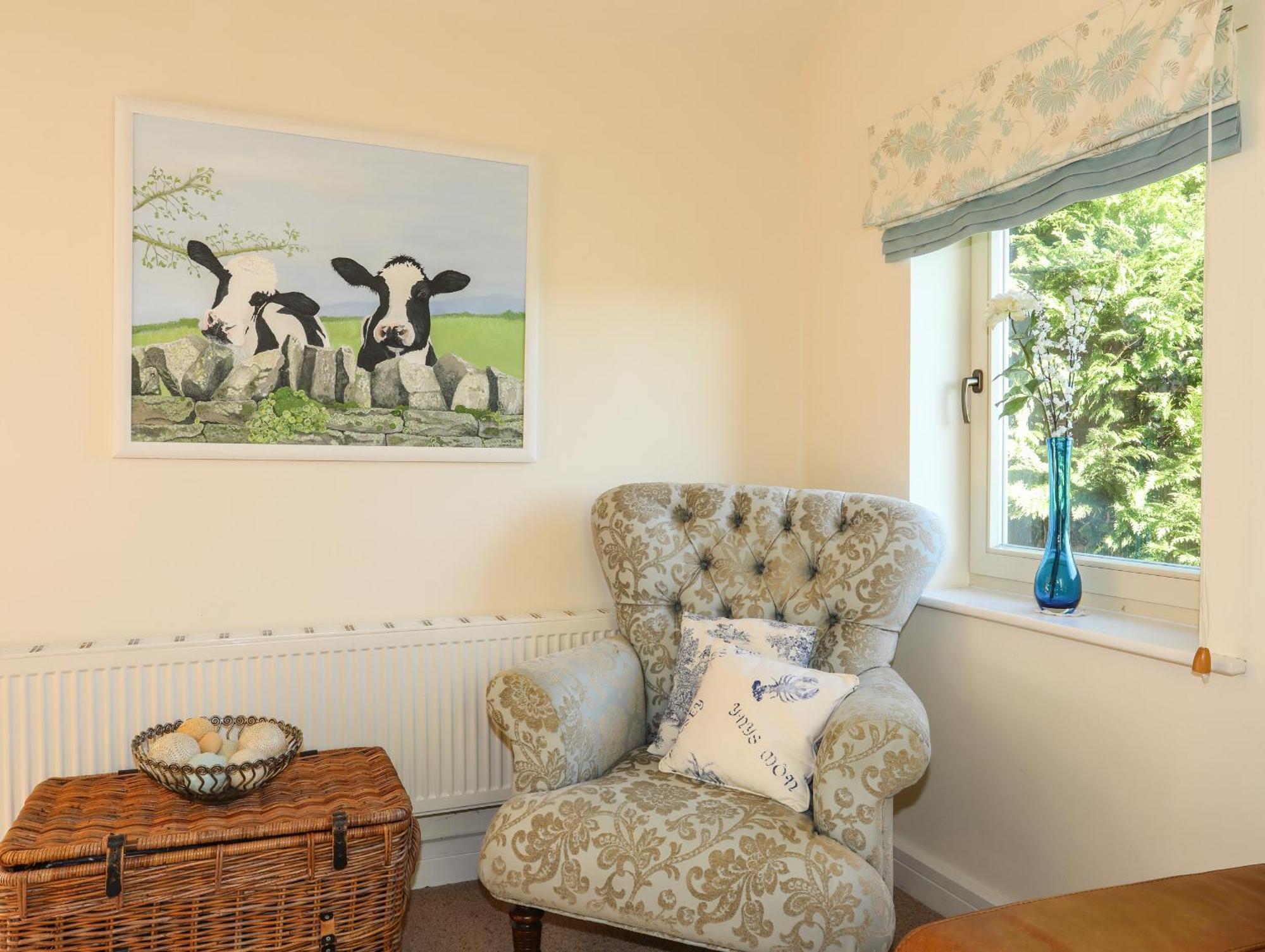 Cosy Barn Villa Dwyran Exterior photo