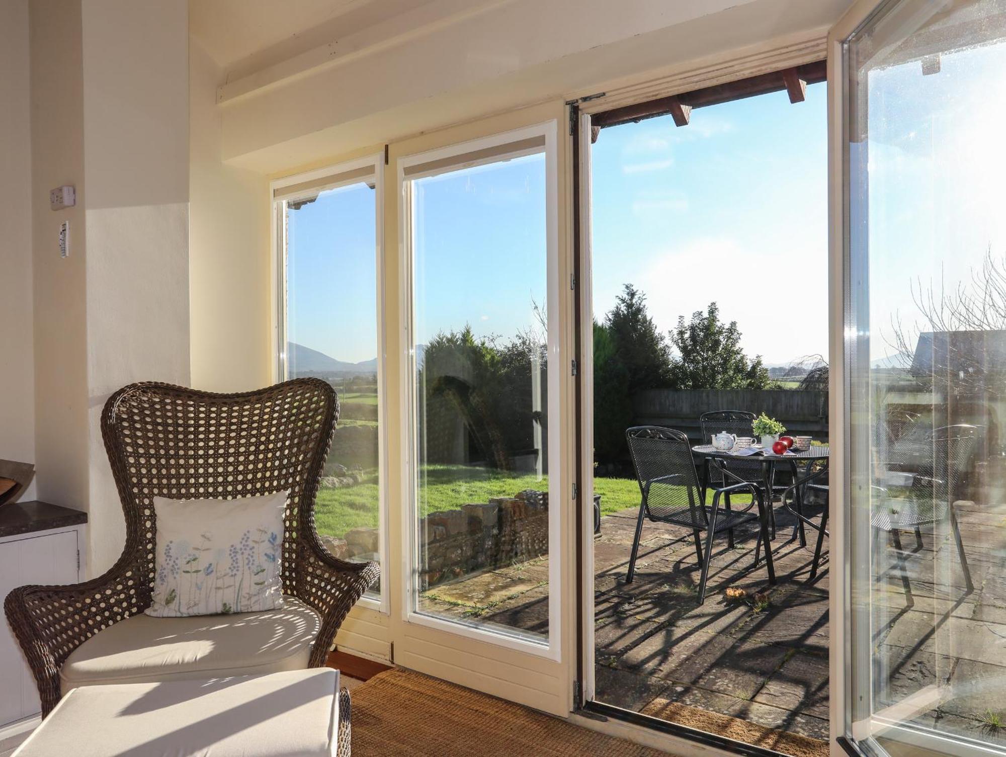 Cosy Barn Villa Dwyran Exterior photo